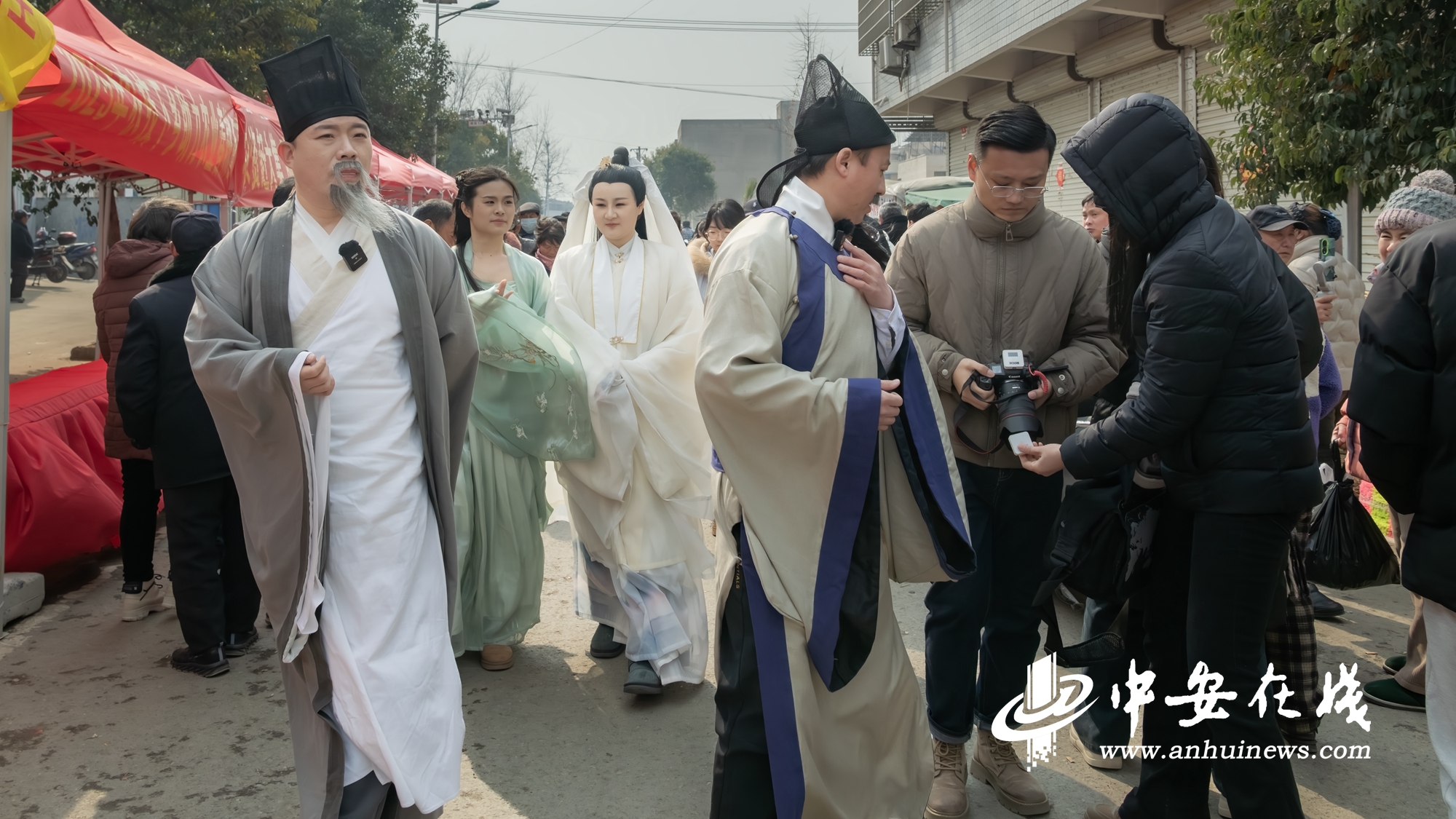新春走基层丨阜阳市颍州区：元宵佳节逛庙会